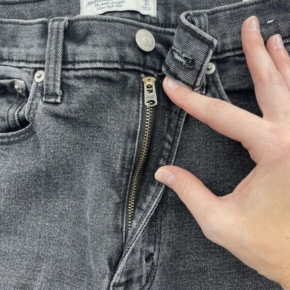 Abercrombie Fitch 26 2R The Ankle Straight Ultra High Rise Jeans Distressed - Picture 8 of 16